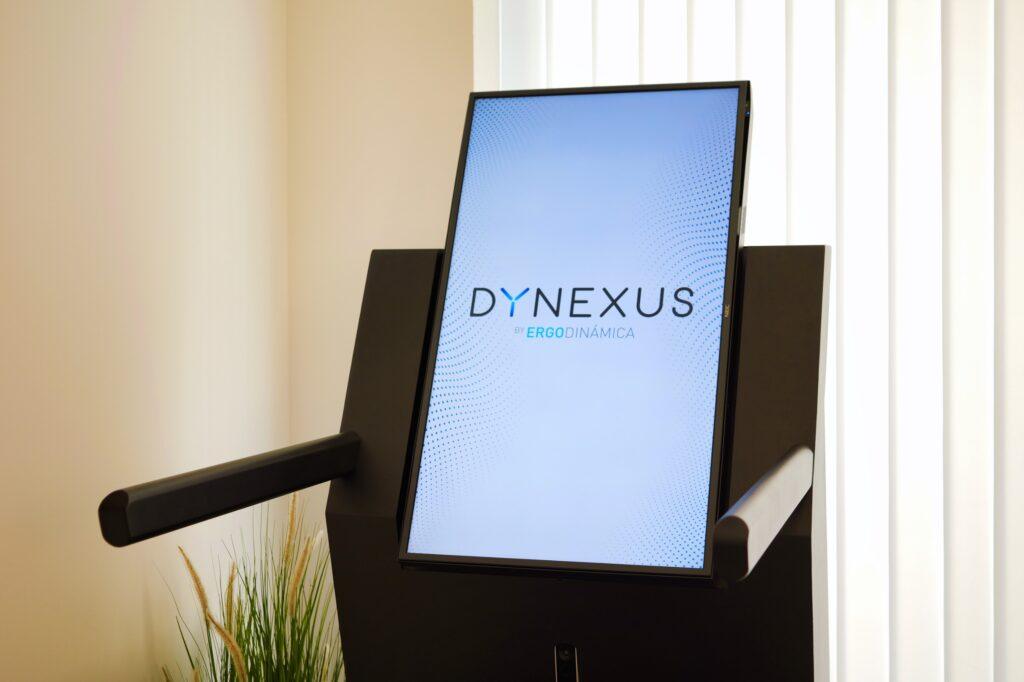 Dolor de pies, rodillas o espalda: ¿puede deberse a tu pisada? 1 Primer plano de la pantalla del sistema Dynexus de Ergodinámica, utilizado para el análisis de la pisada y la valoración postural.